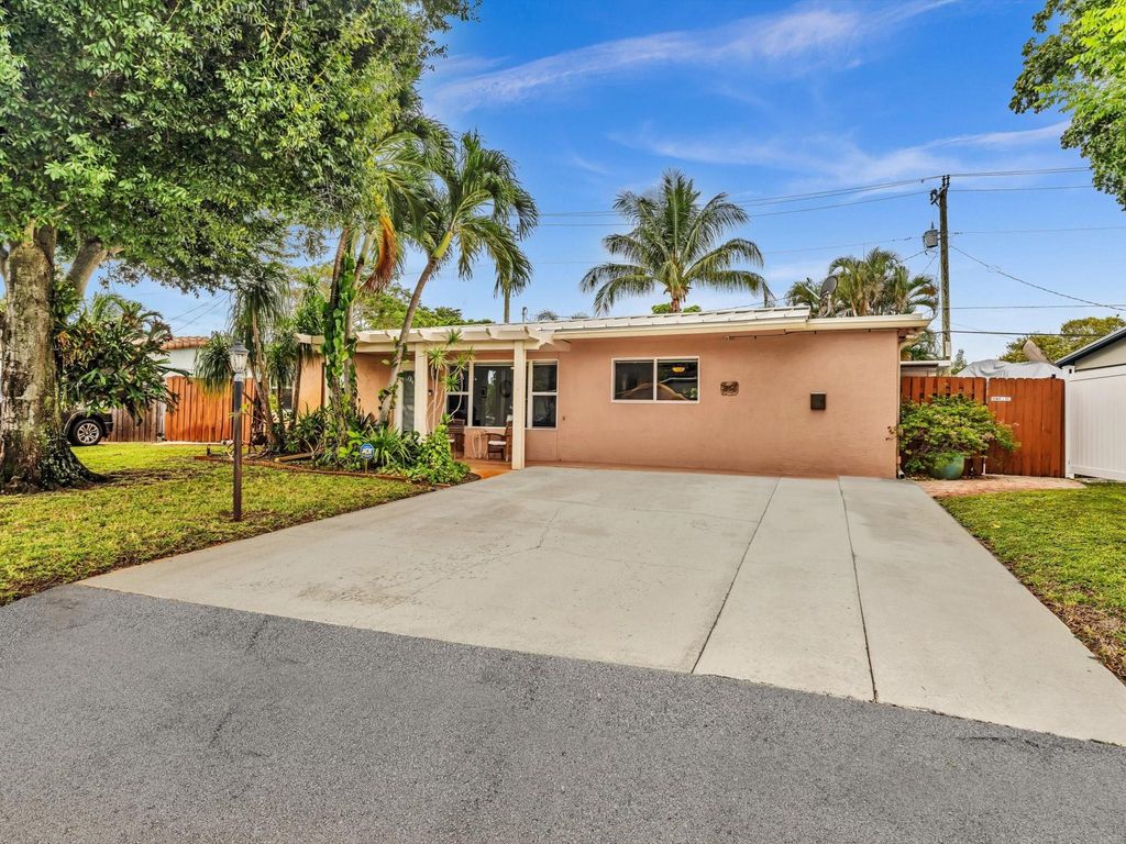 Photo of 3201 NE 14th Ave, Pompano Beach, FL 33064 (MLS # F10532679)