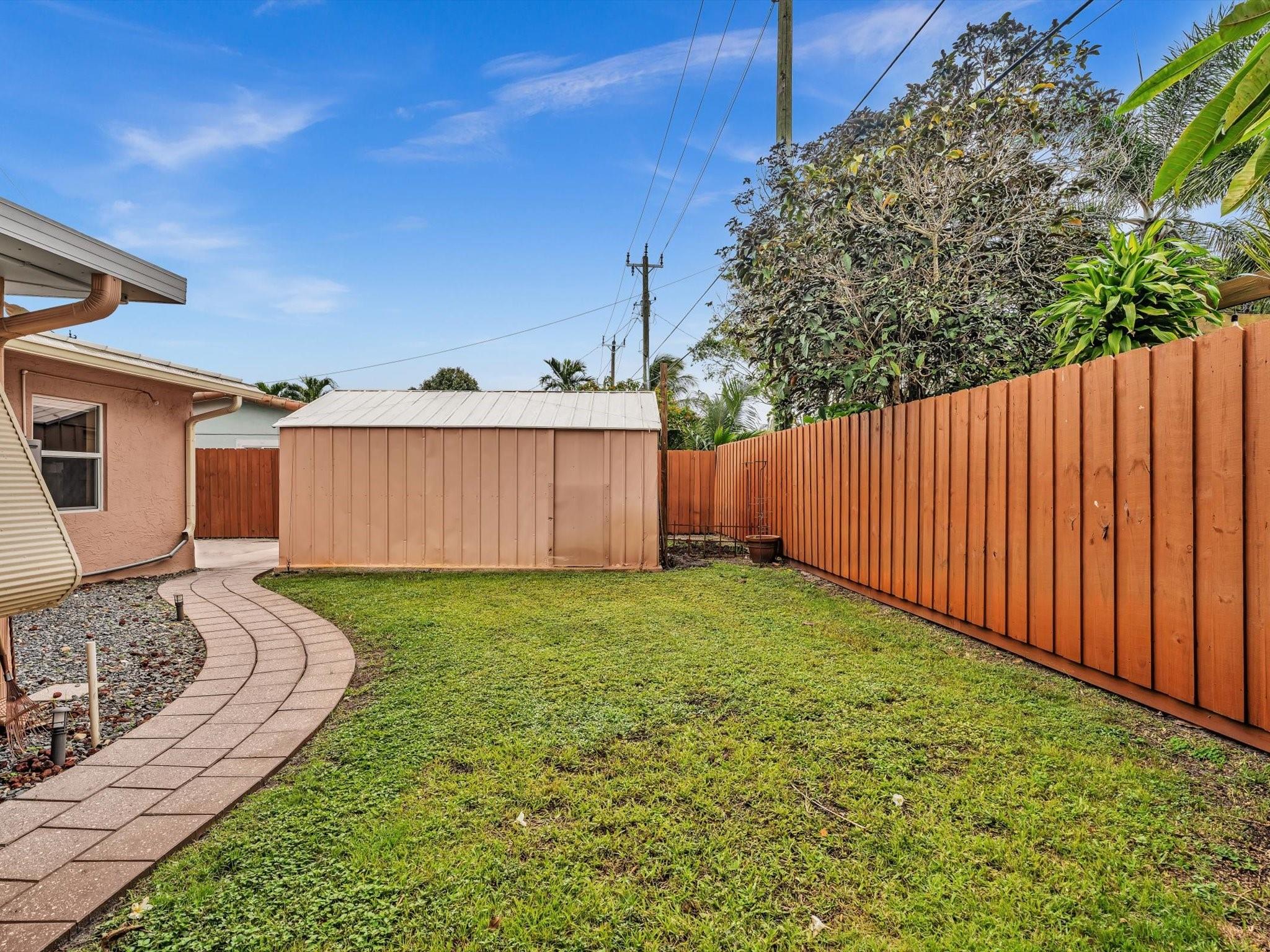 Cresthaven 8 44-8 B - Residential