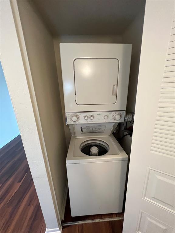 MIDPORT PLACE II - Residential