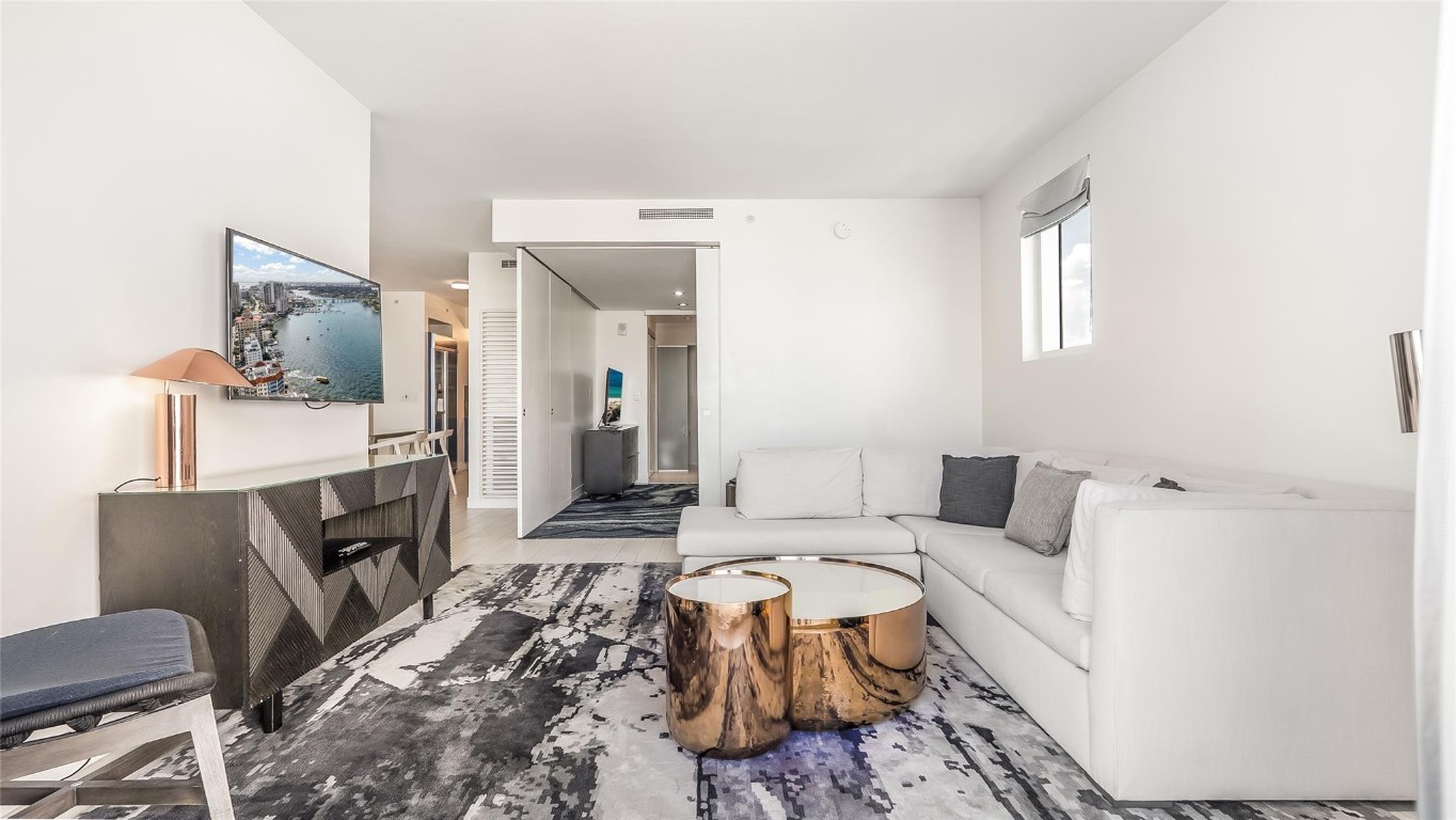 W Ft Lauderdale Residence - Residential