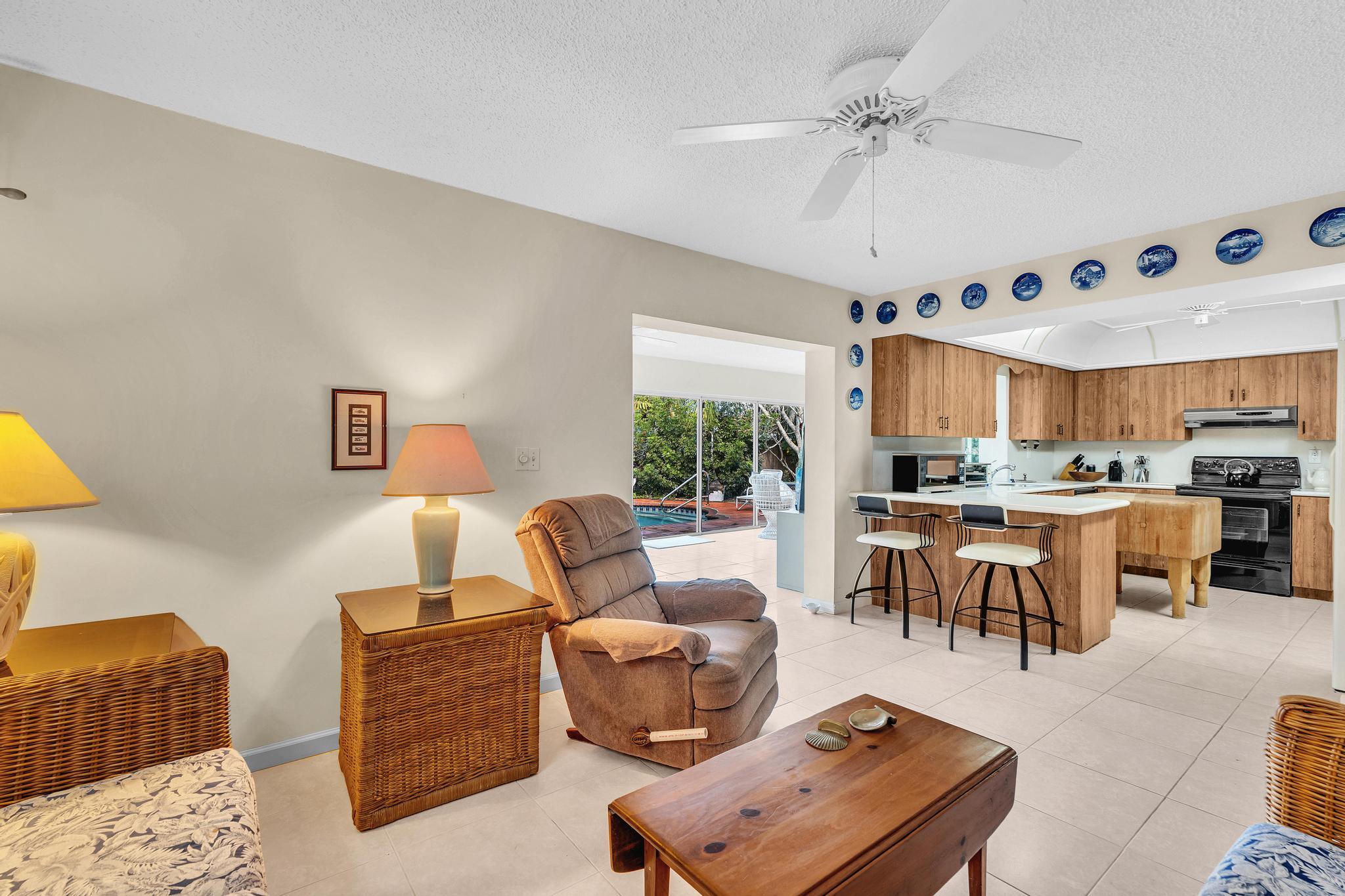 BOCA MADERA UNIT 1 - Residential