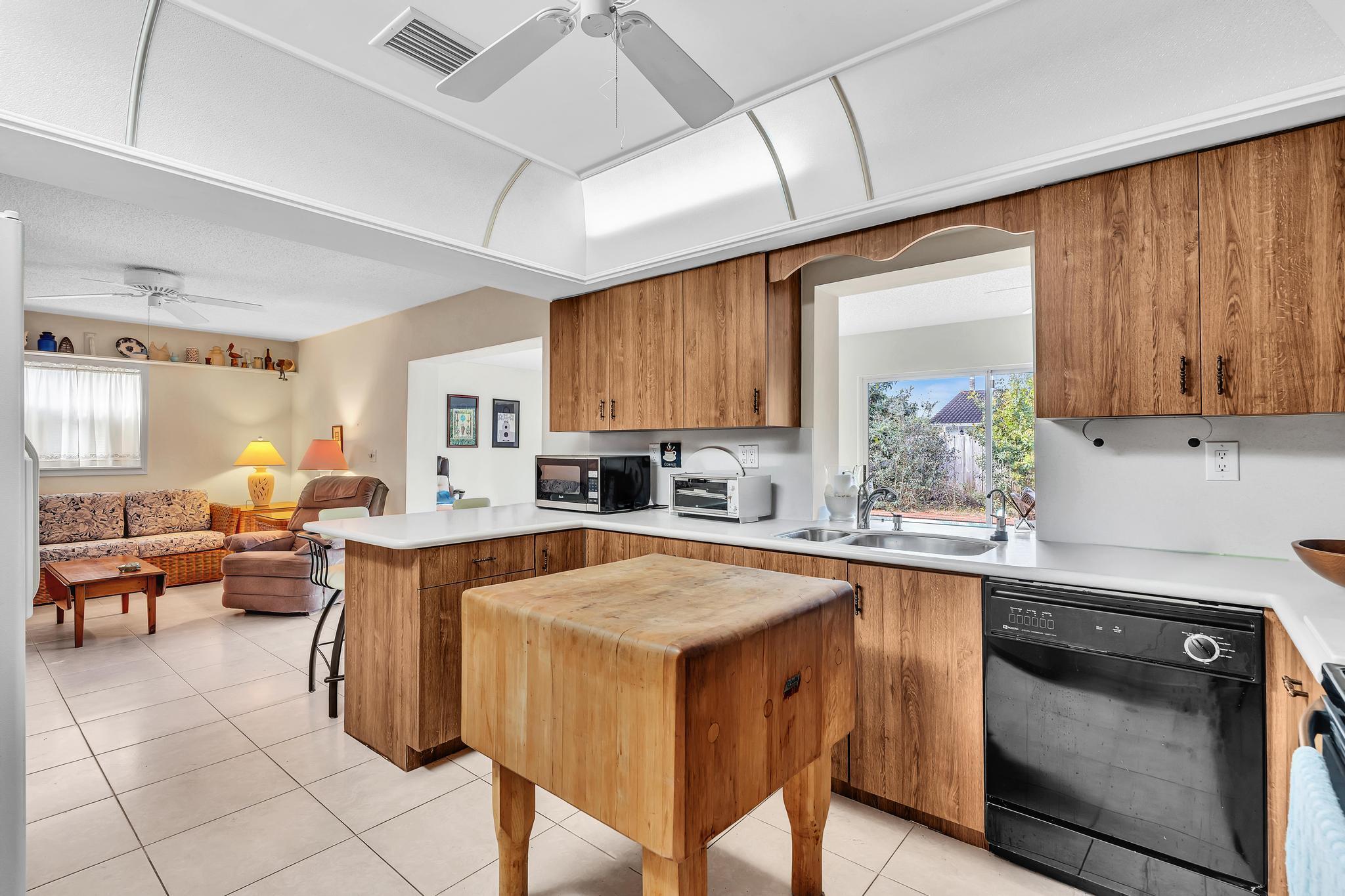 BOCA MADERA UNIT 1 - Residential