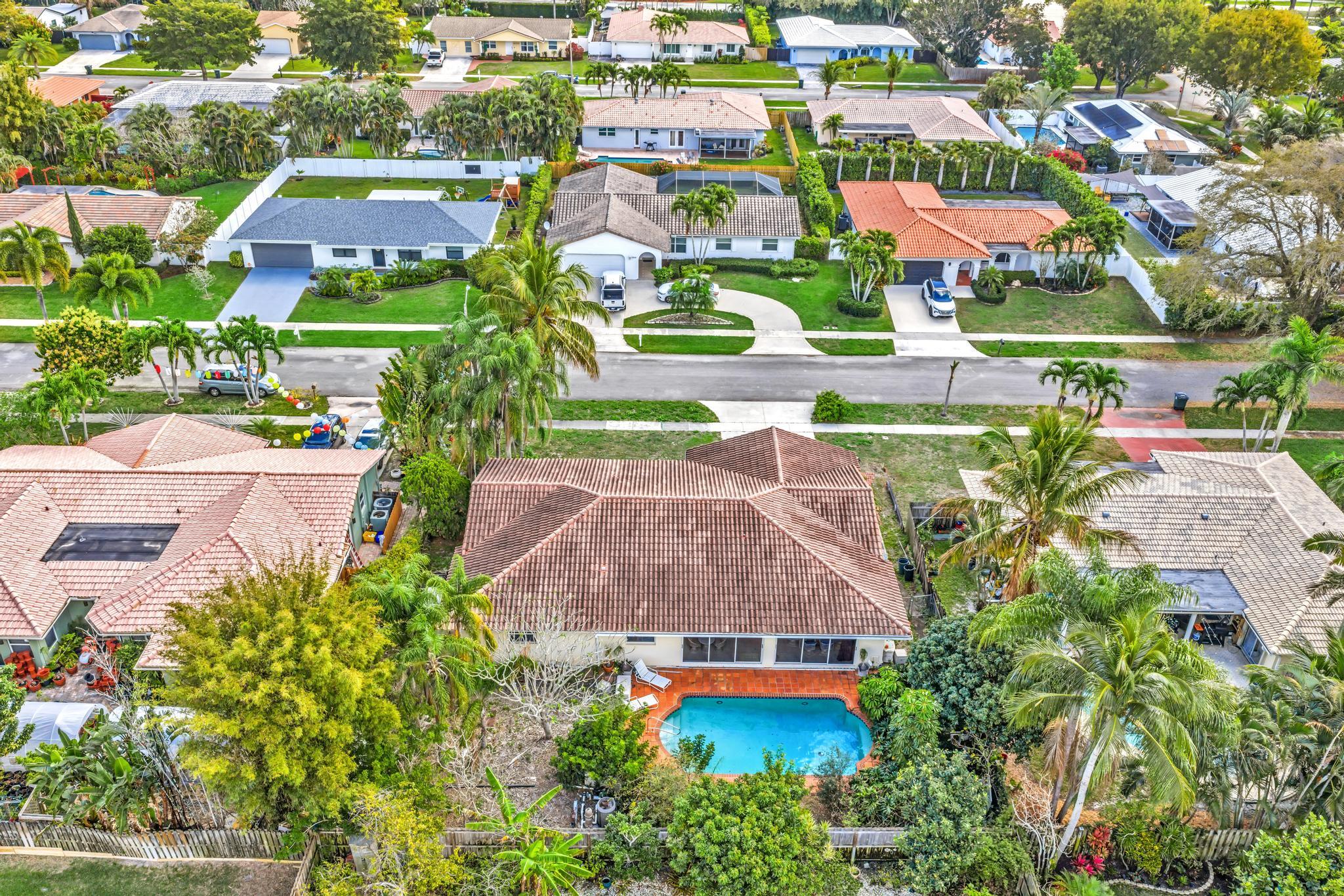 BOCA MADERA UNIT 1 - Residential