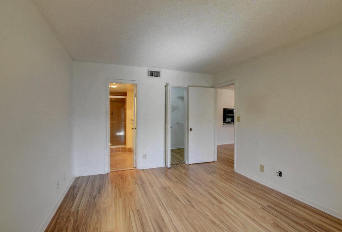 VILLAS AT MEADOW LAKES - Residential