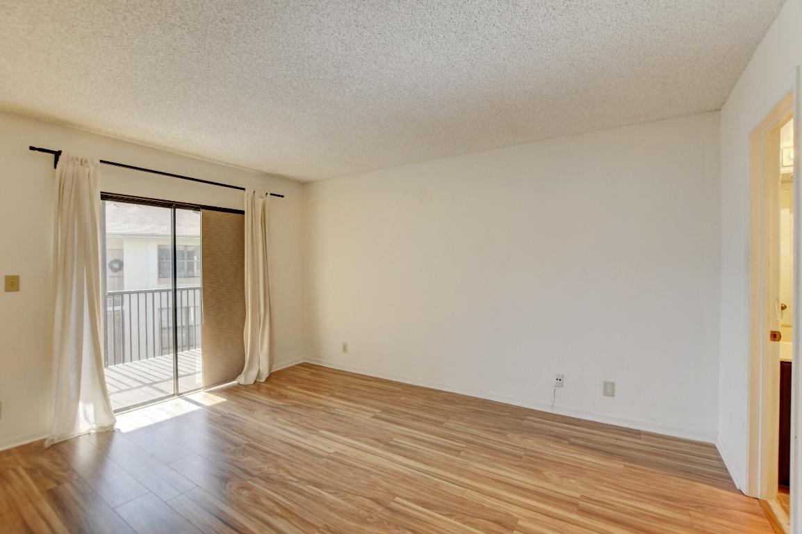 VILLAS AT MEADOW LAKES - Residential