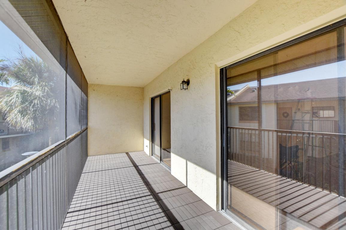 VILLAS AT MEADOW LAKES - Residential