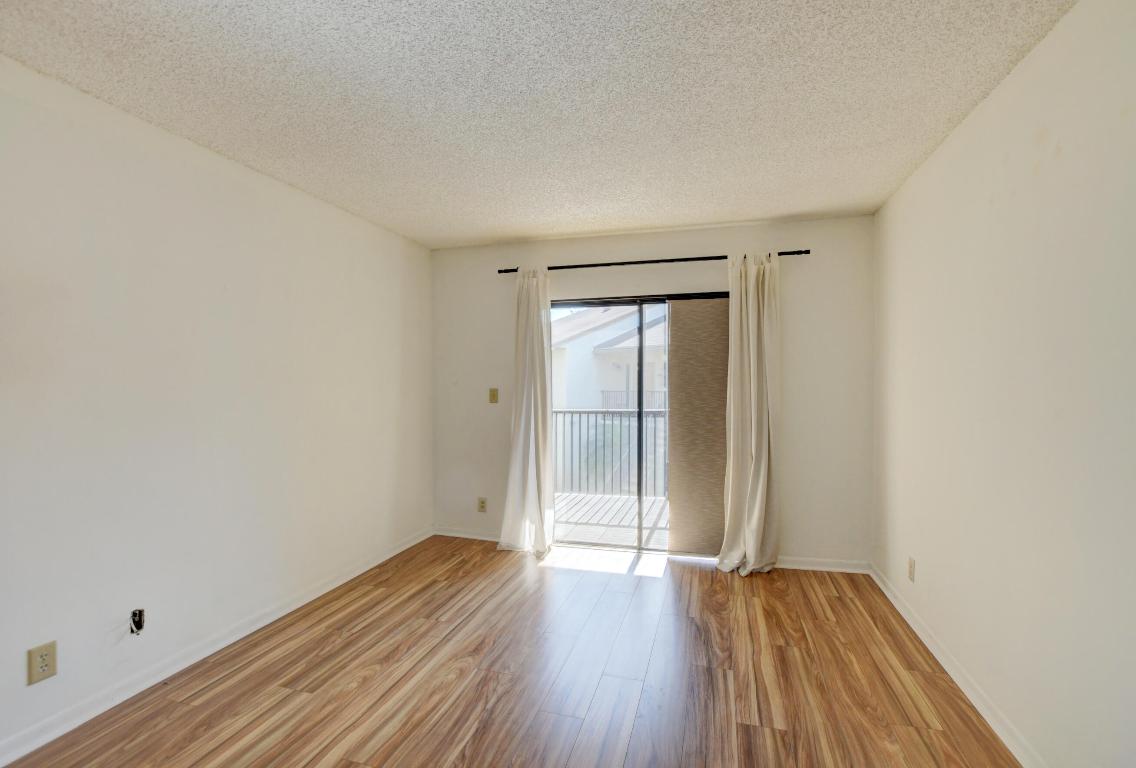 VILLAS AT MEADOW LAKES - Residential