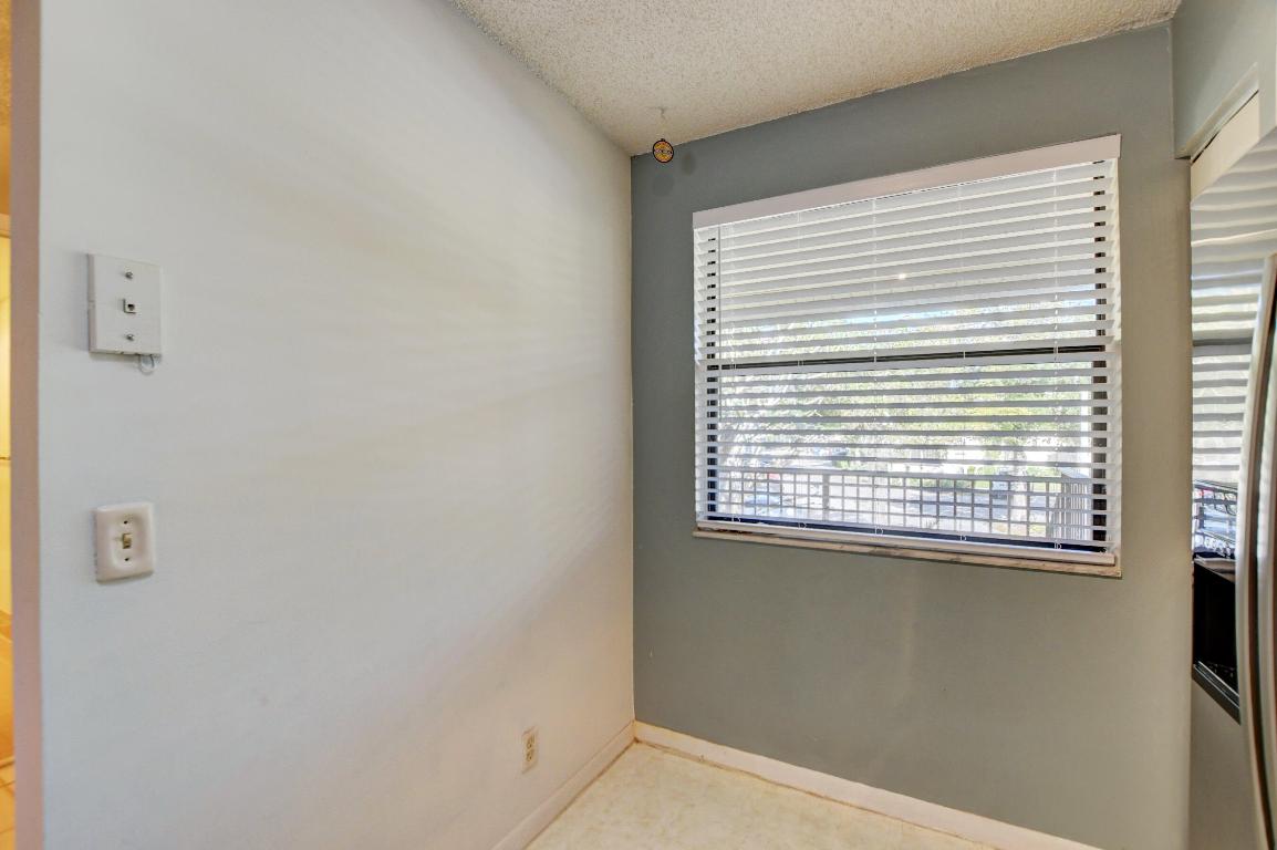 VILLAS AT MEADOW LAKES - Residential