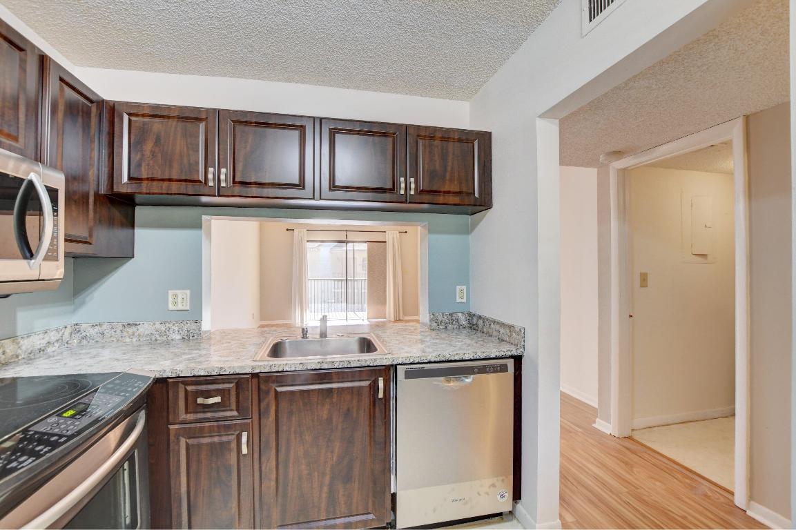 VILLAS AT MEADOW LAKES - Residential