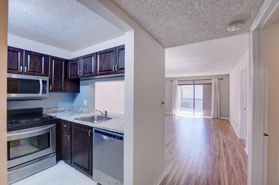 VILLAS AT MEADOW LAKES - Residential