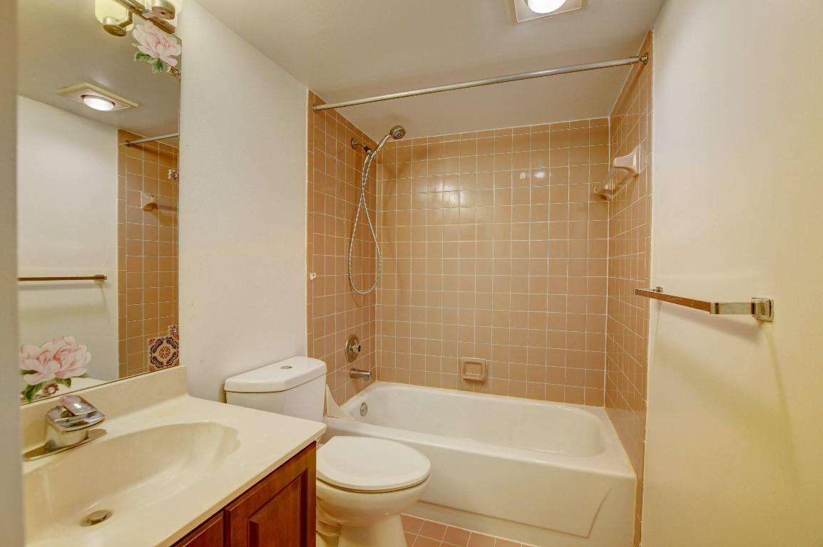 VILLAS AT MEADOW LAKES - Residential