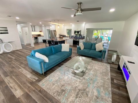Single Family Residence in Hutchinson Island FL 2611 Flotilla Terrace Ter 8.jpg