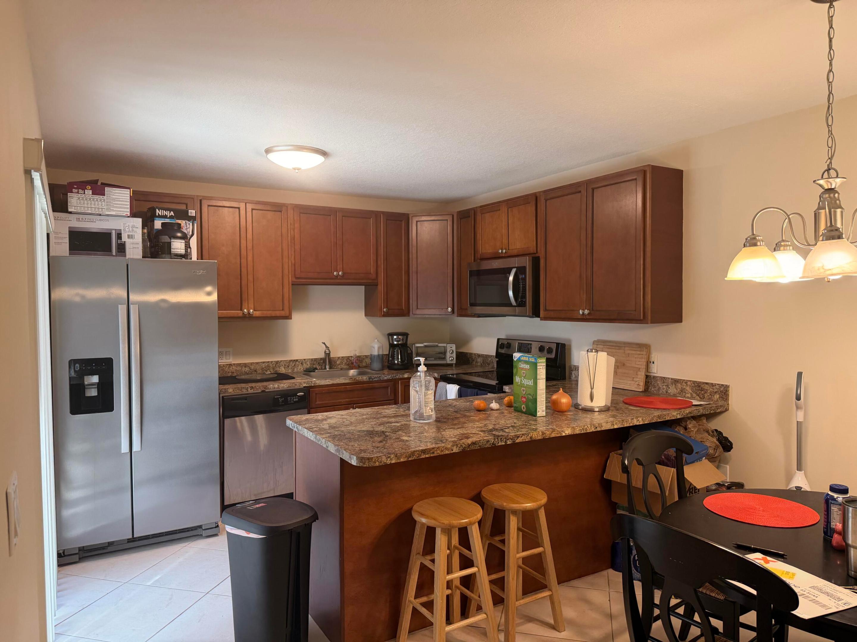 EMERALD LAKES - Residential