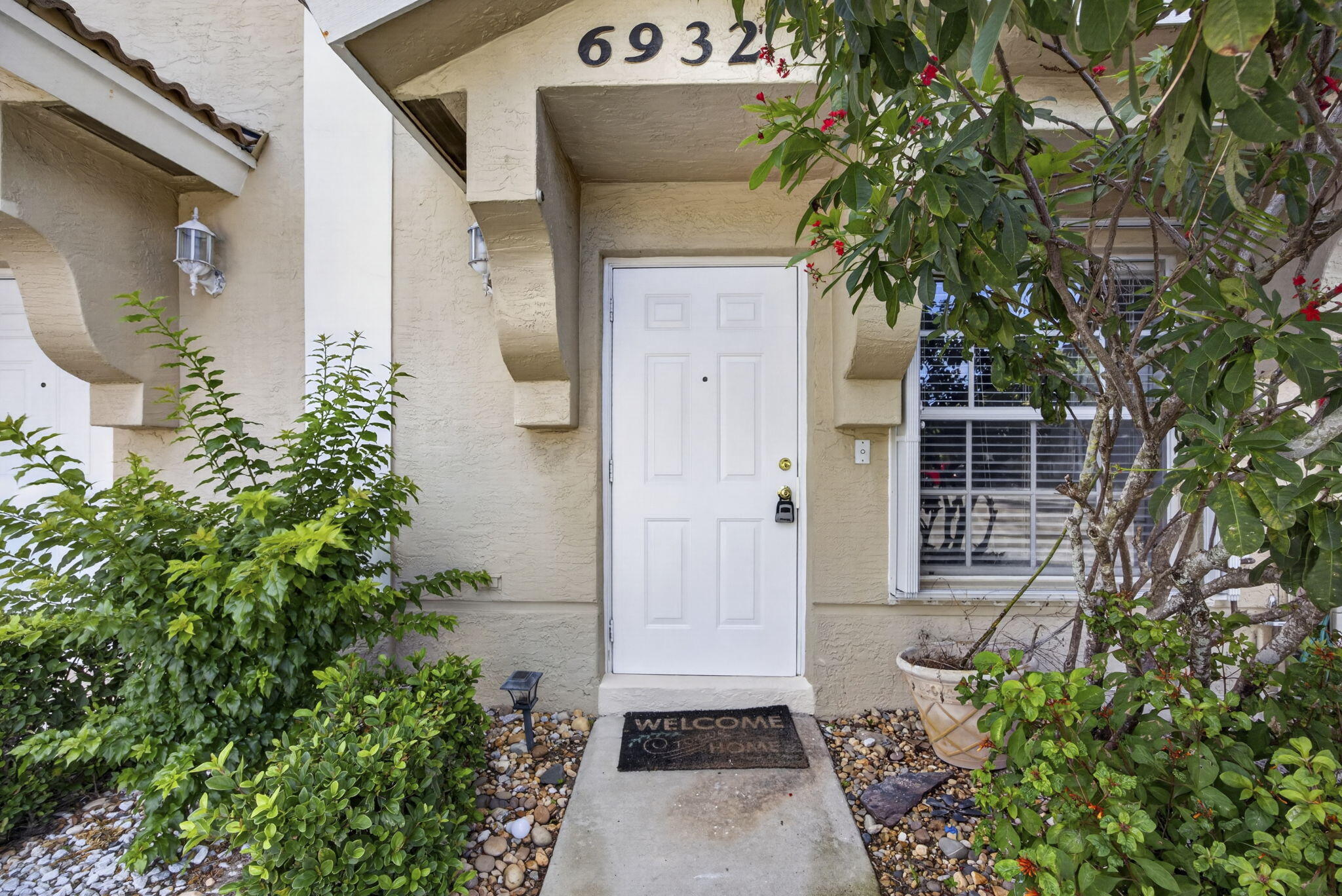 6932 STONEY CREEK Circle