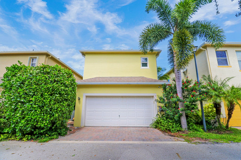 Photo of 1922 SE Niceville Drive, Port Saint Lucie, FL 34952 (MLS # R11127929)
