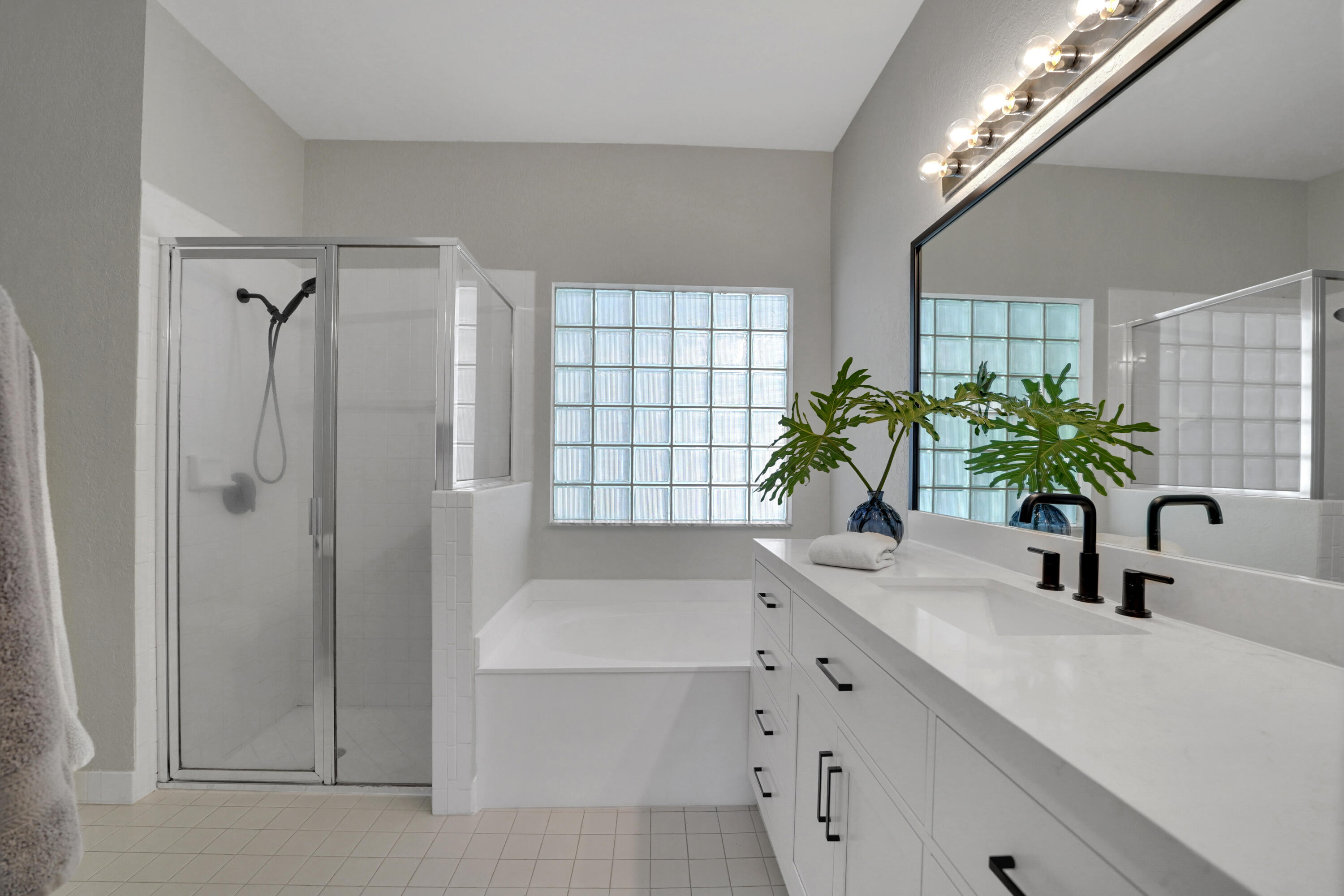 BOCA AZUL PH 4 AND 5 - Residential Lease