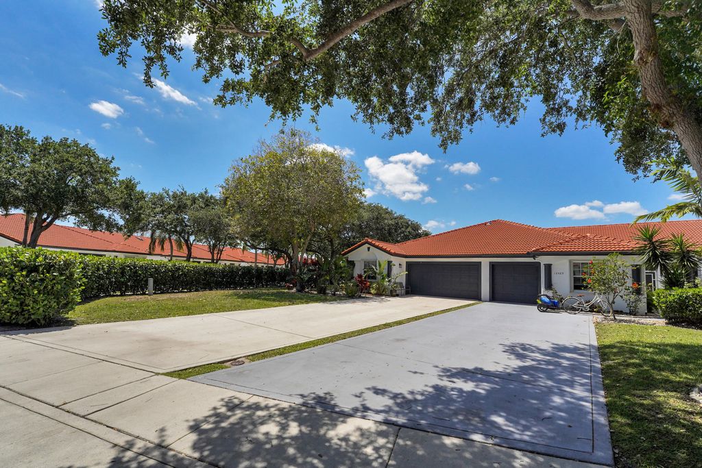 Photo of 18475 Via Di, Boca Raton, FL 33496 (MLS # B26027315)
