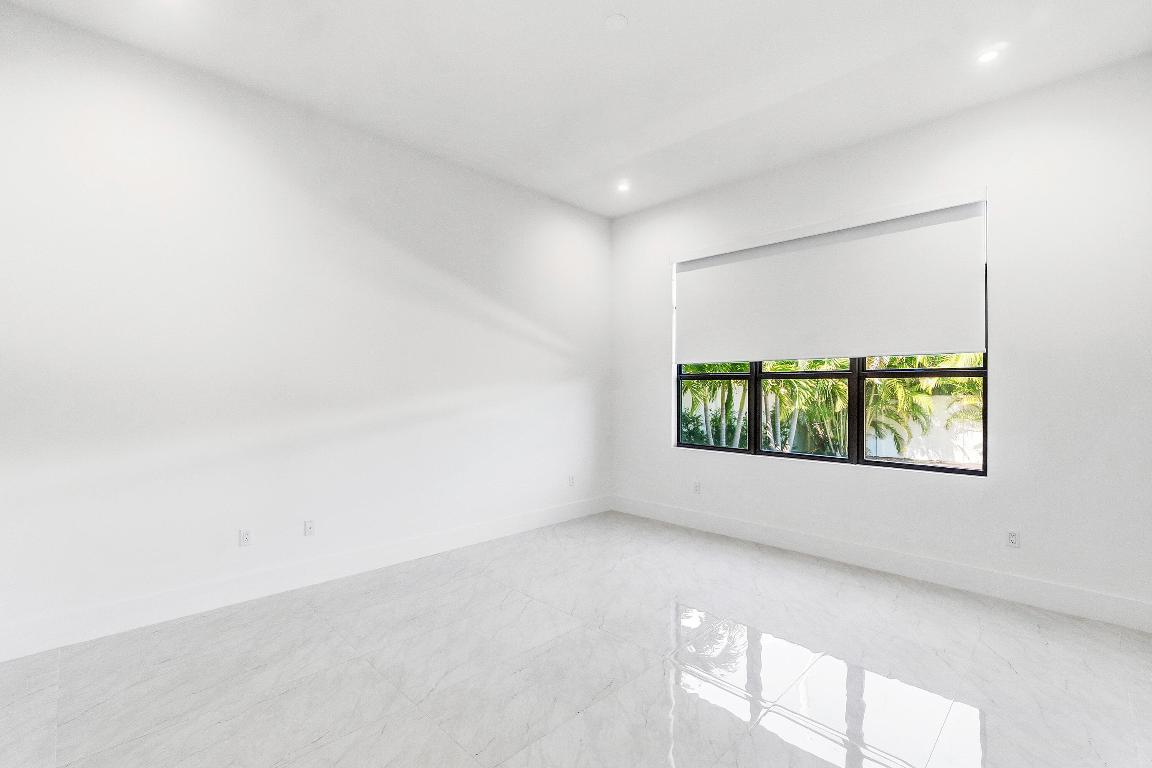 DELRAY MNR - Residential