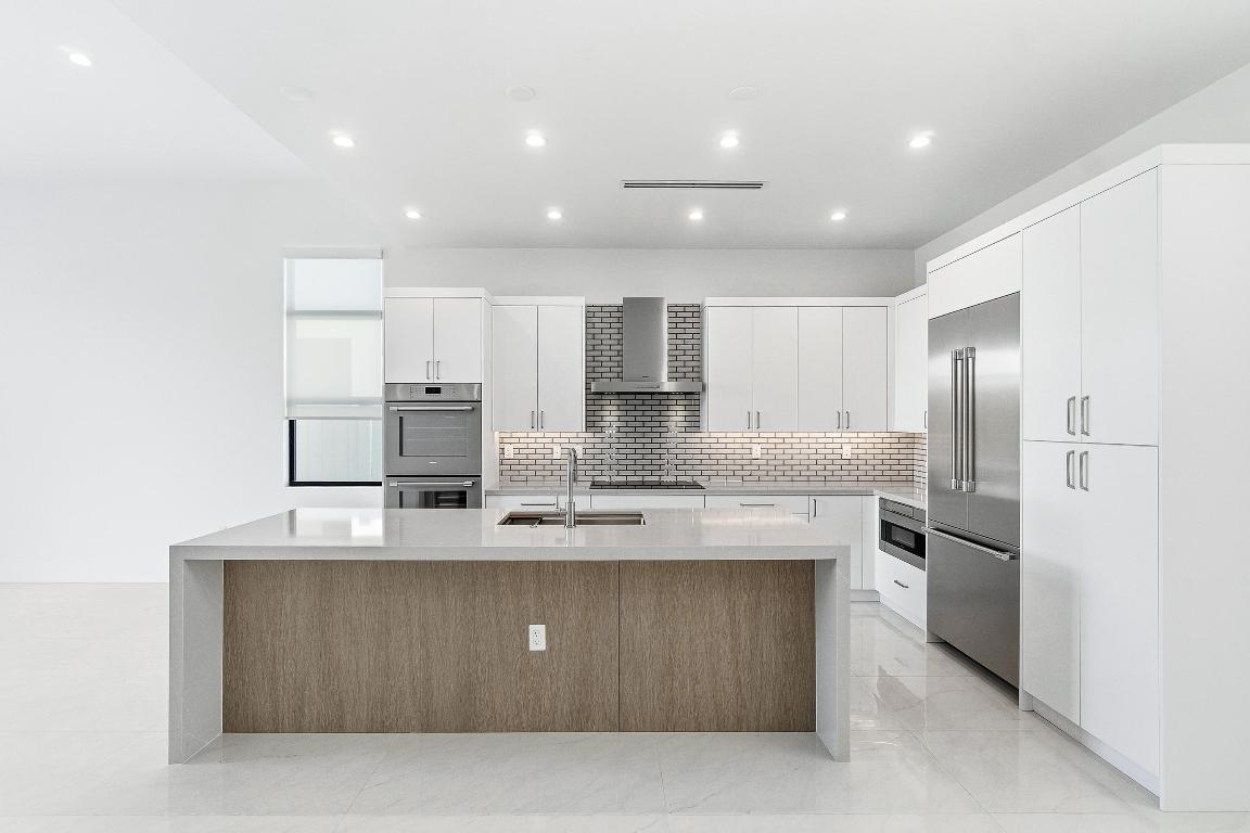 DELRAY MNR - Residential