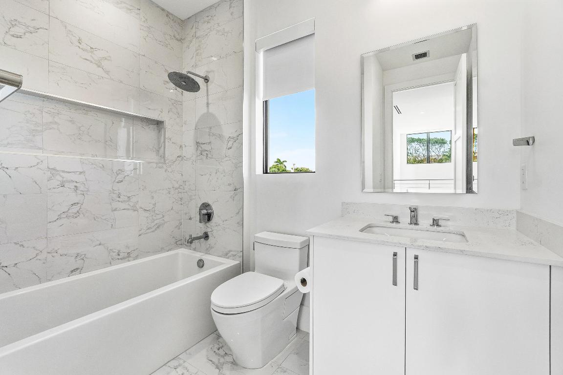 DELRAY MNR - Residential