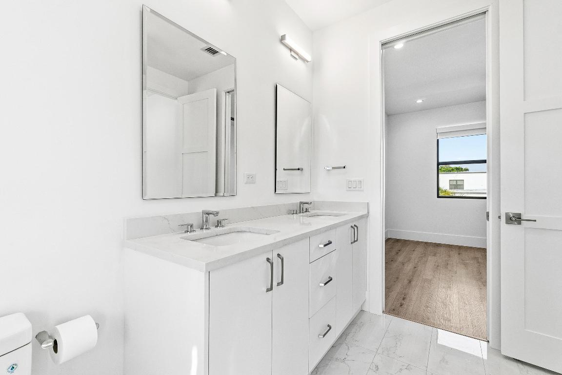 DELRAY MNR - Residential