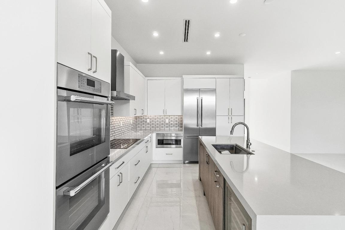 DELRAY MNR - Residential