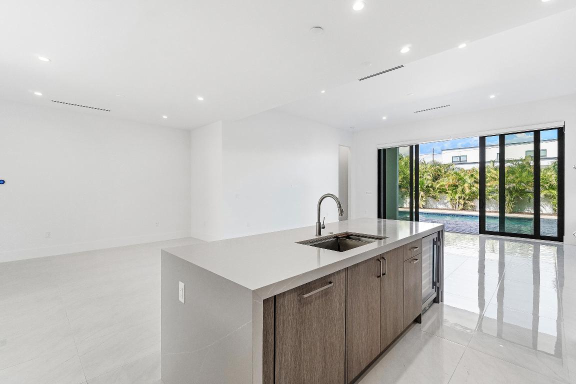 DELRAY MNR - Residential