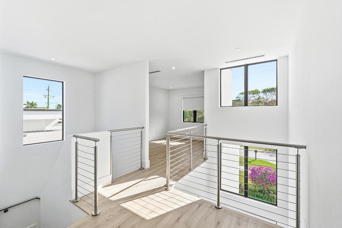 DELRAY MNR - Residential