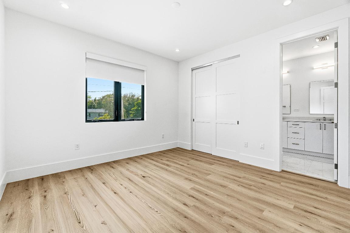 DELRAY MNR - Residential