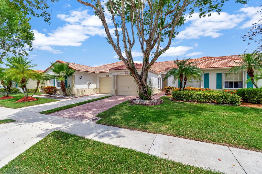 Photo of 6073 Lake Hibiscus Drive, Delray Beach, FL 33484 (MLS # R11013088)