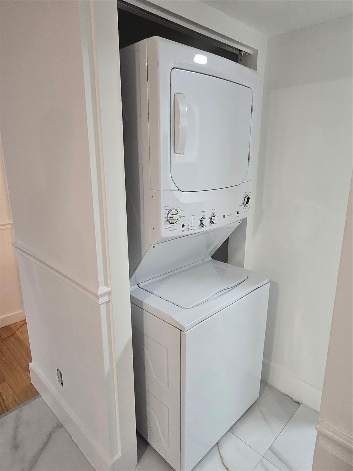 Vista Gardens I Condo - Residential Lease