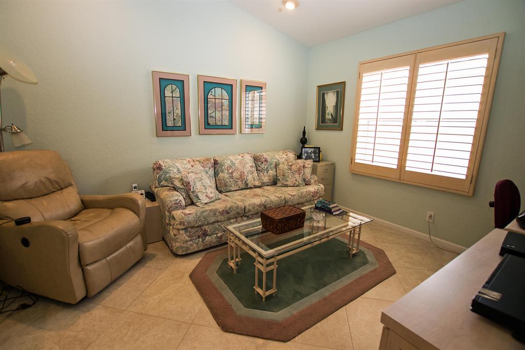 CASCADE LAKES - Residential