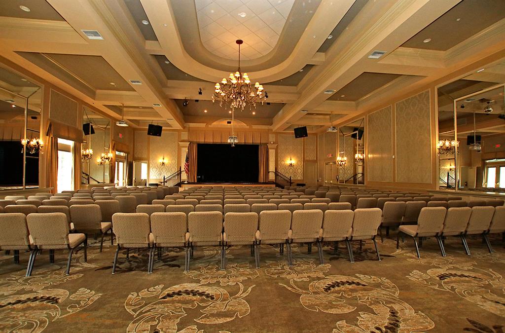 CASCADE LAKES - Residential