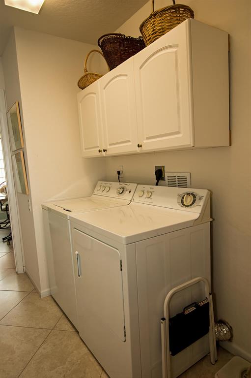 CASCADE LAKES - Residential