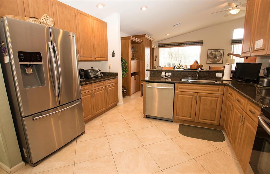 CASCADE LAKES - Residential