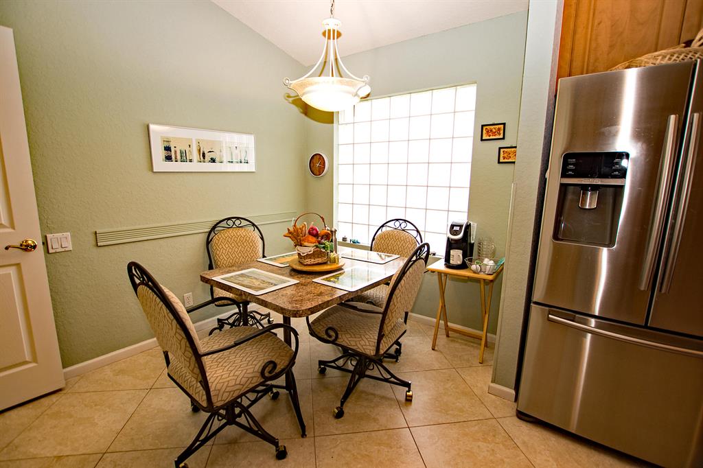 CASCADE LAKES - Residential