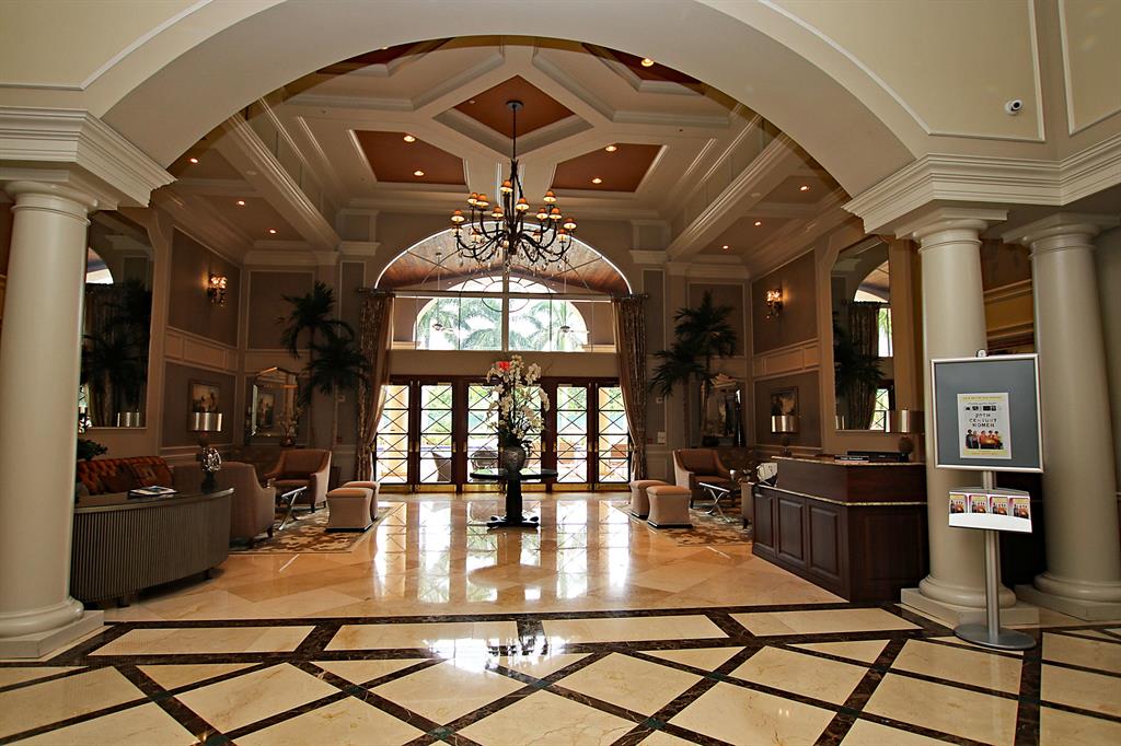 CASCADE LAKES - Residential