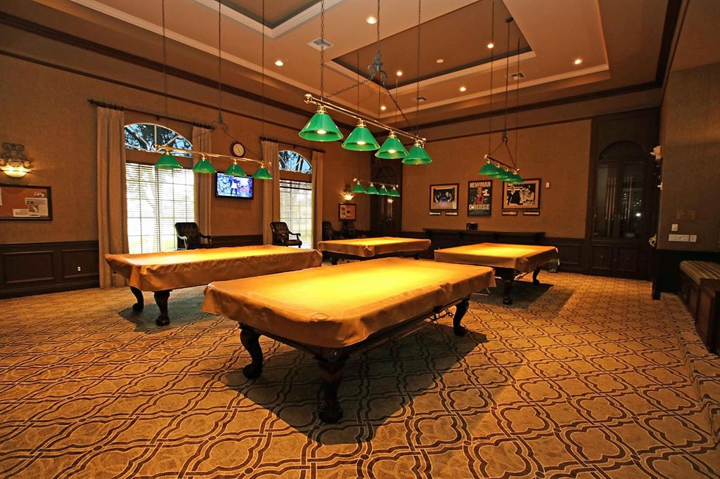 CASCADE LAKES - Residential