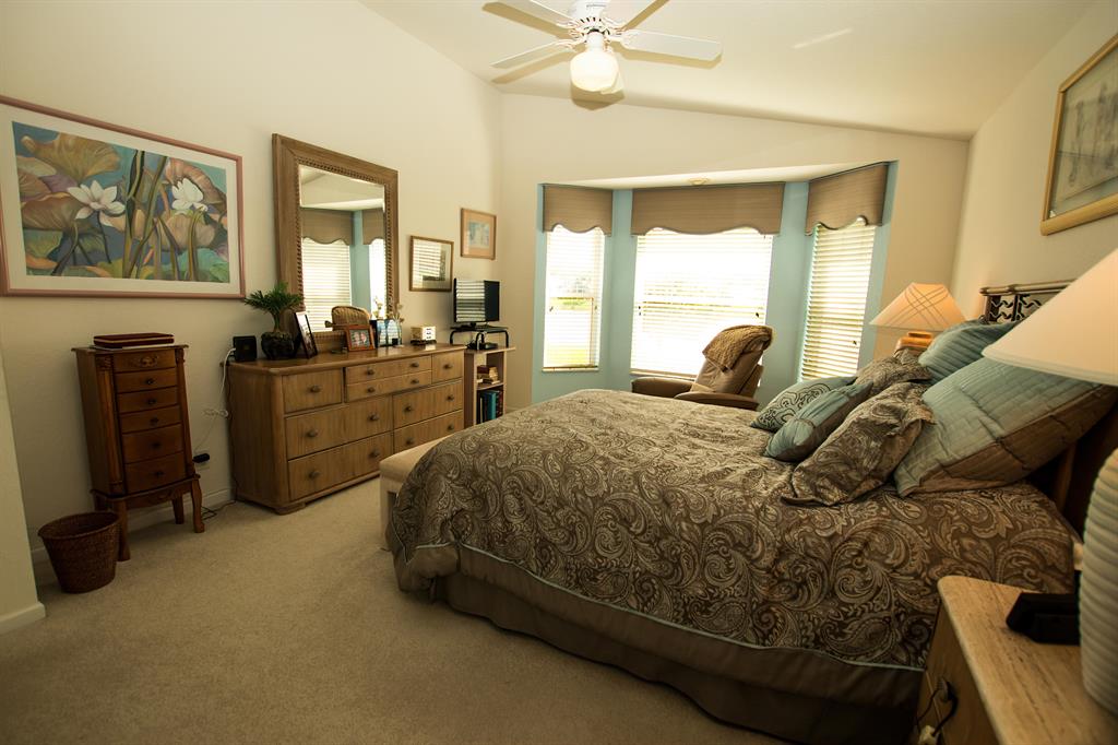 CASCADE LAKES - Residential