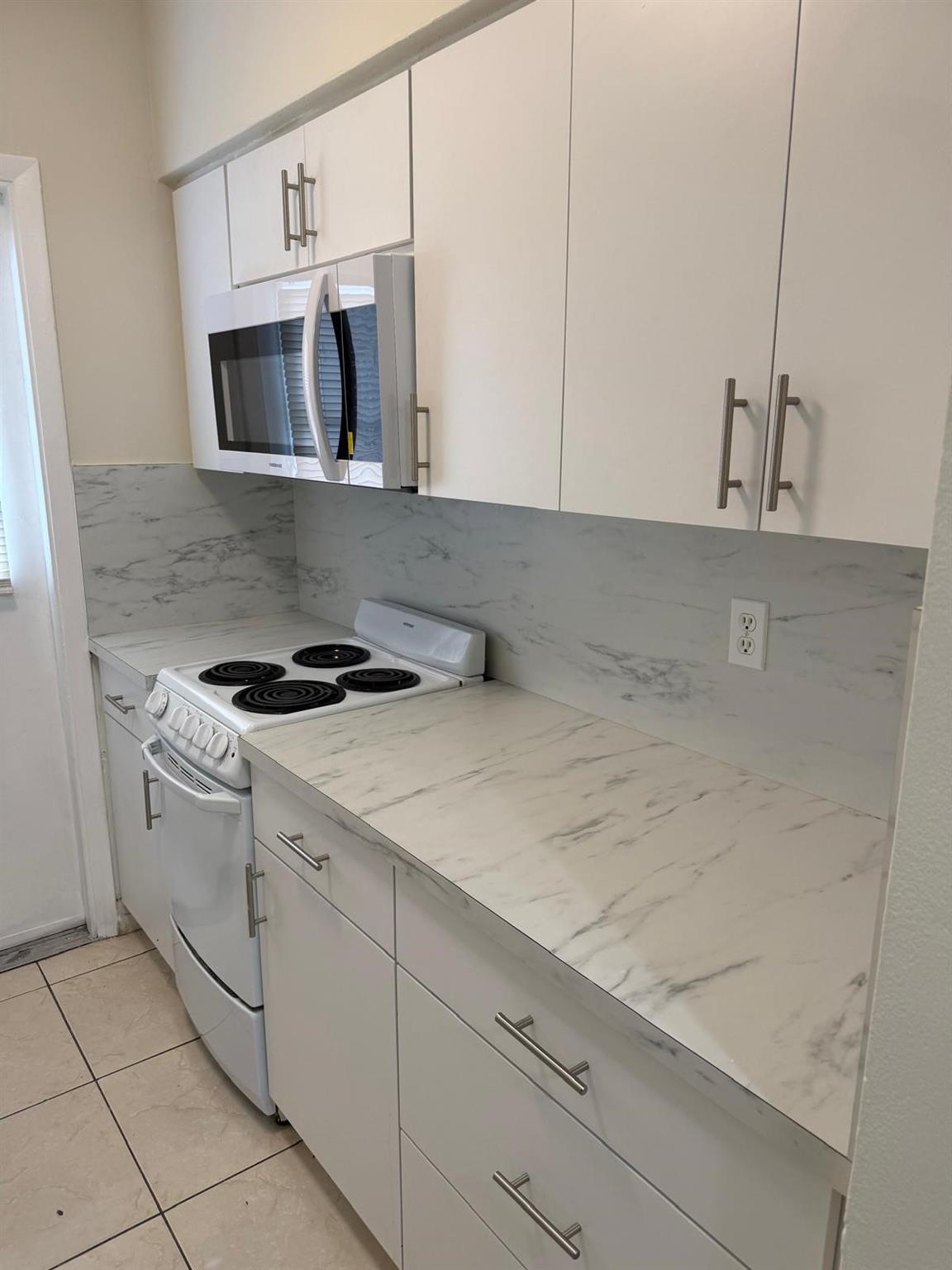 Hallandale Park 2 6-8 B - Residential Lease