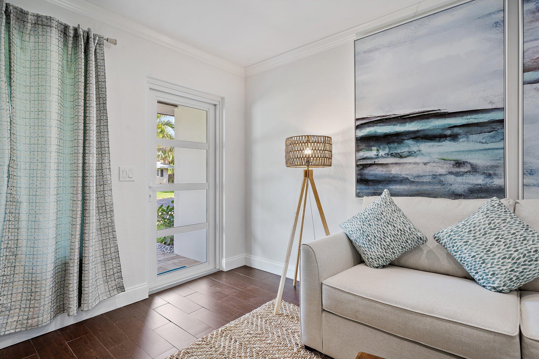 722 SW 25th Place