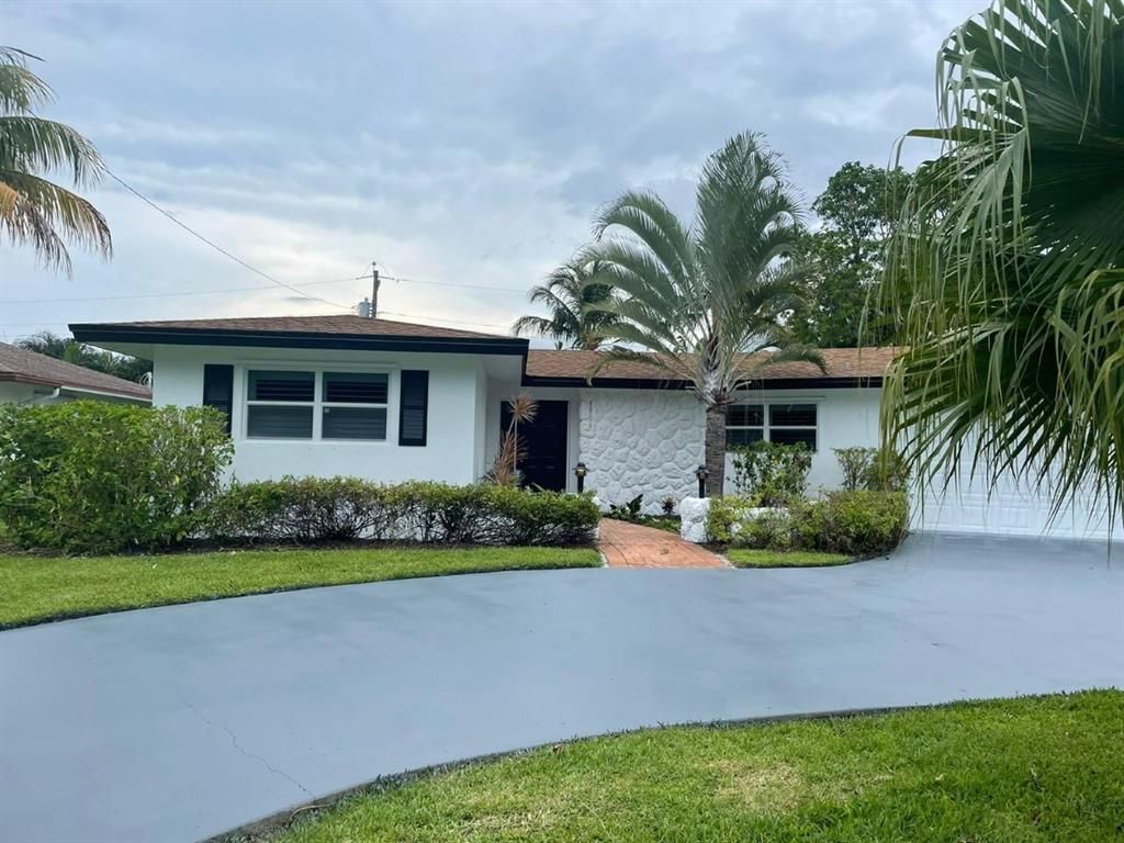 Photo of 1310 SW 25th Place SW, Boynton Beach, FL 33426 (MLS # R10739202)