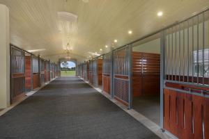 FARMS AT EQUESTRIAN CLUB - Residential