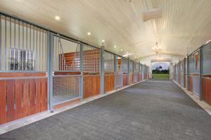 FARMS AT EQUESTRIAN CLUB - Residential