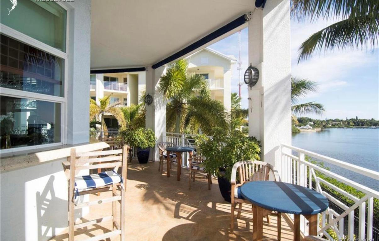 HARBORAGE YACHT CONDO NO 9 - Residential Lease