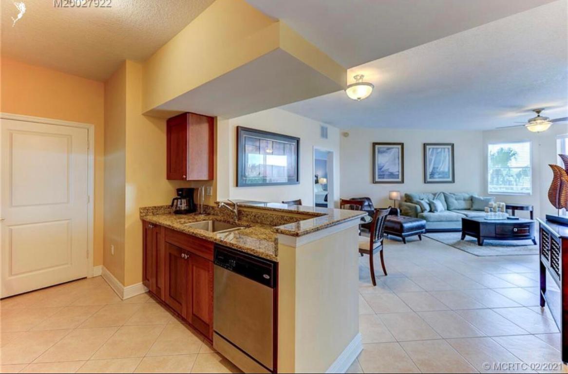 HARBORAGE YACHT CONDO NO 9 - Residential Lease