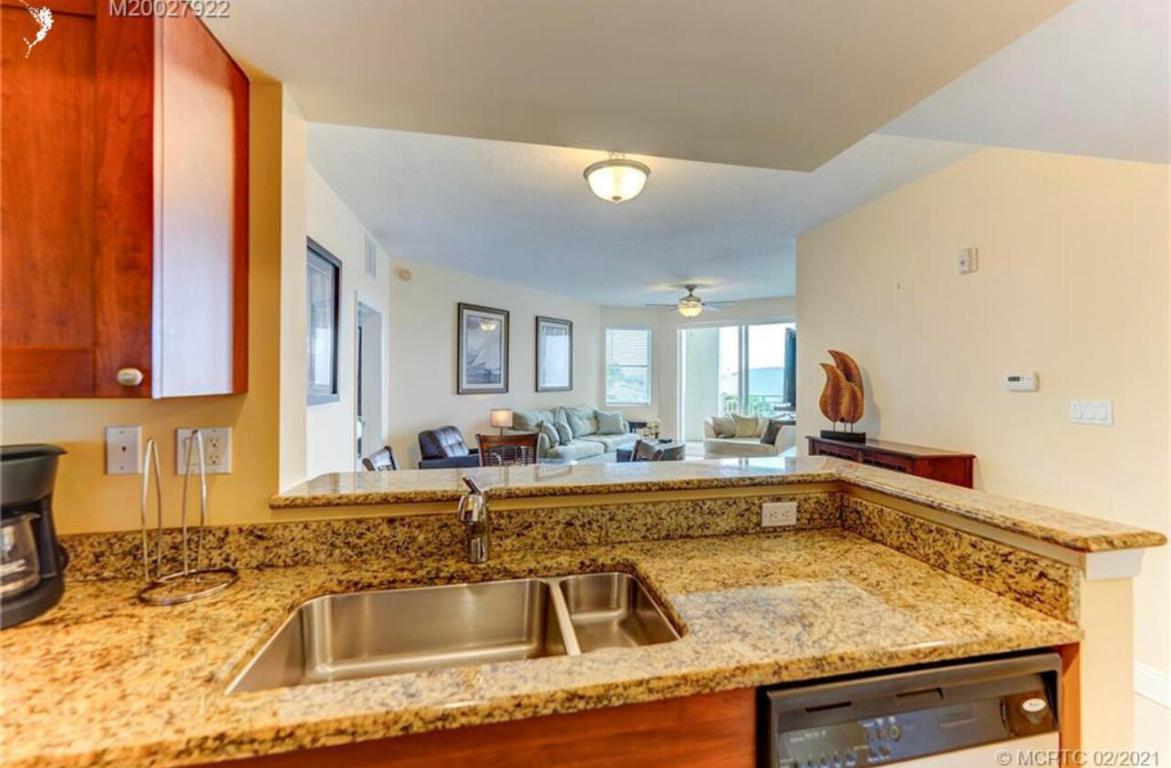 HARBORAGE YACHT CONDO NO 9 - Residential Lease