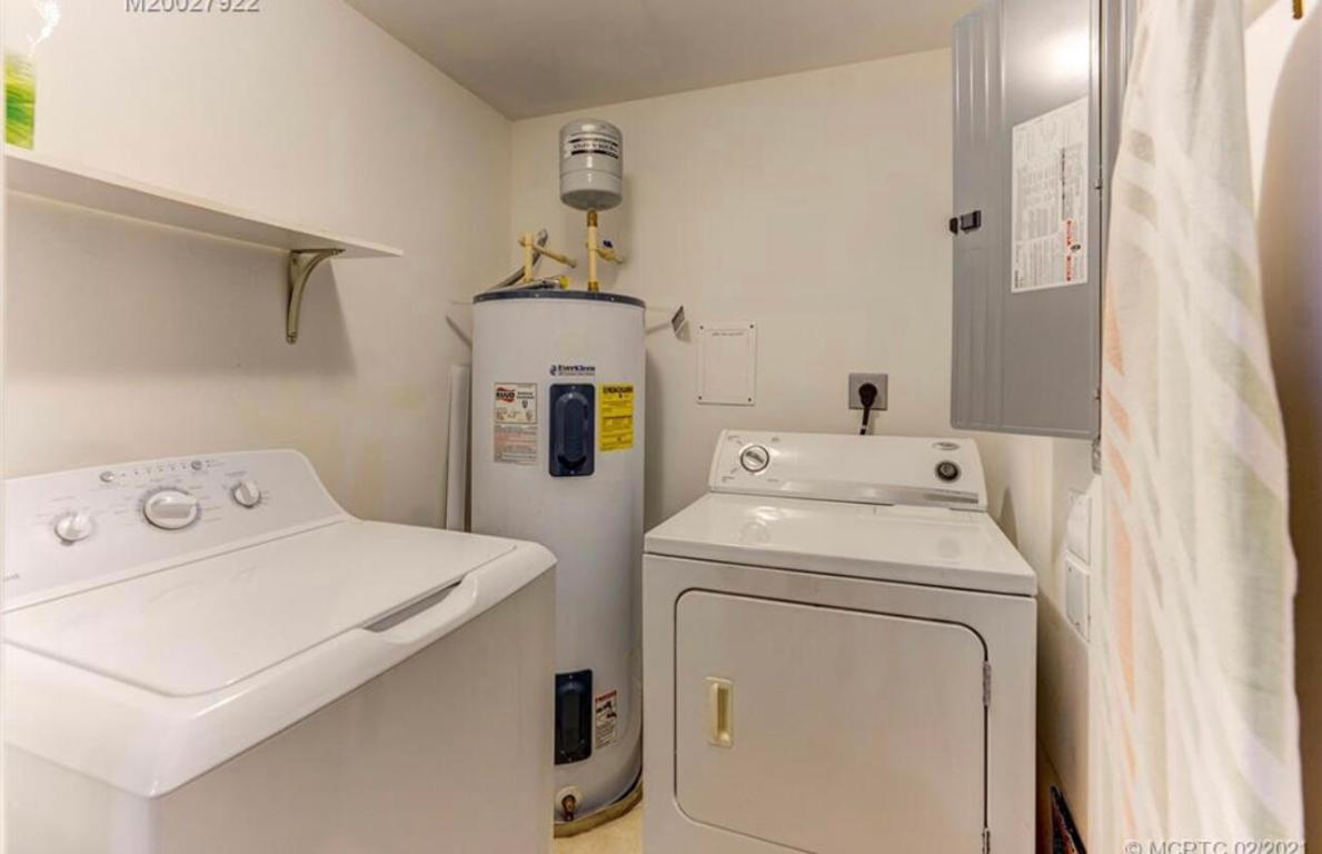 HARBORAGE YACHT CONDO NO 9 - Residential Lease