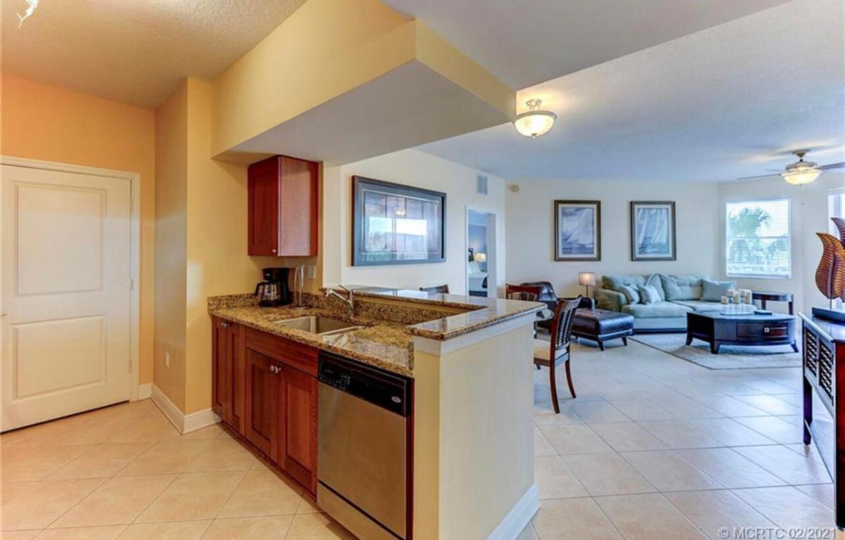 HARBORAGE YACHT CONDO NO 9 - Residential Lease