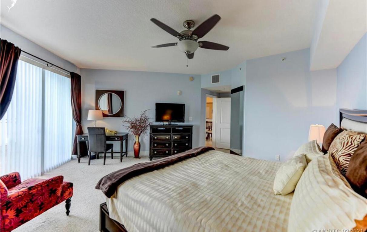 HARBORAGE YACHT CONDO NO 9 - Residential Lease